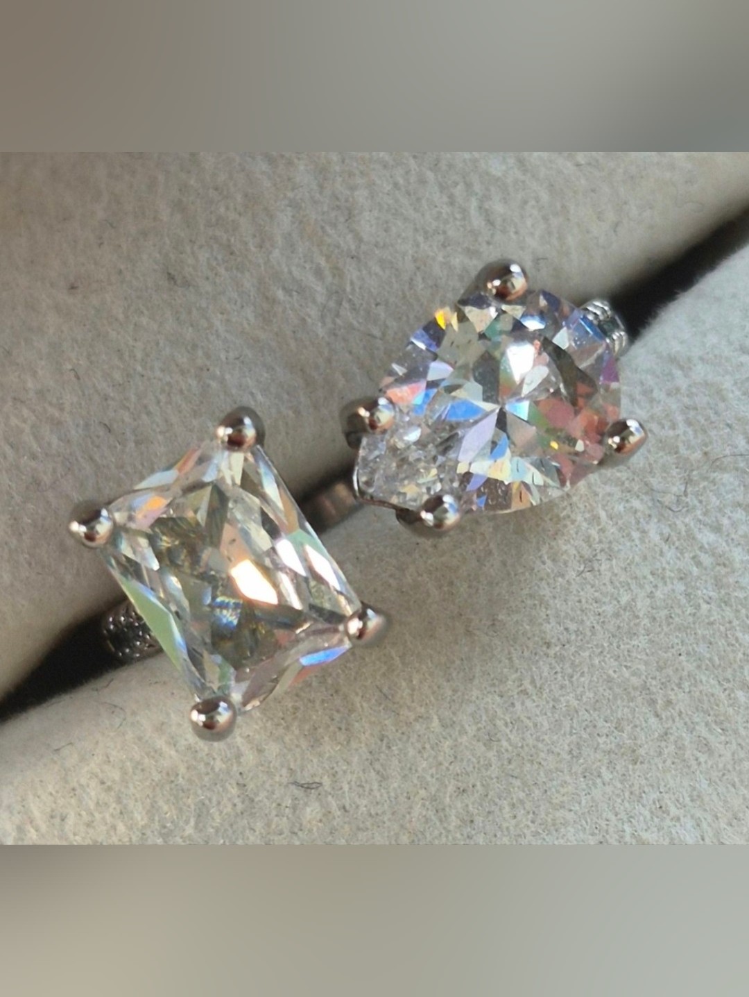 3.29 Carat* Vvs1 Pear-Cut & Radiant-Cut Moissanite Ring * Adjustable Size